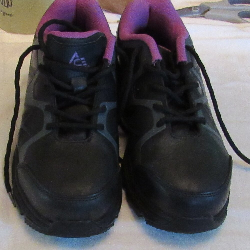 Ace Pink & Black Women's Workshoes Size 7.5 Nonslip Sole Excellent Condition